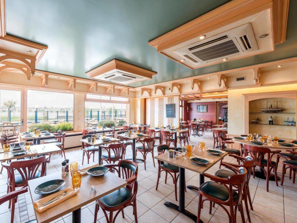 Logis Hotels - Au Poisson D'Argent - Hotel 3 Etoiles Et Restaurant Le Mesnil-en-Vallée Exteriör bild